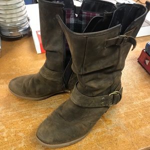 Boots! Hush puppies size 8 waterproof